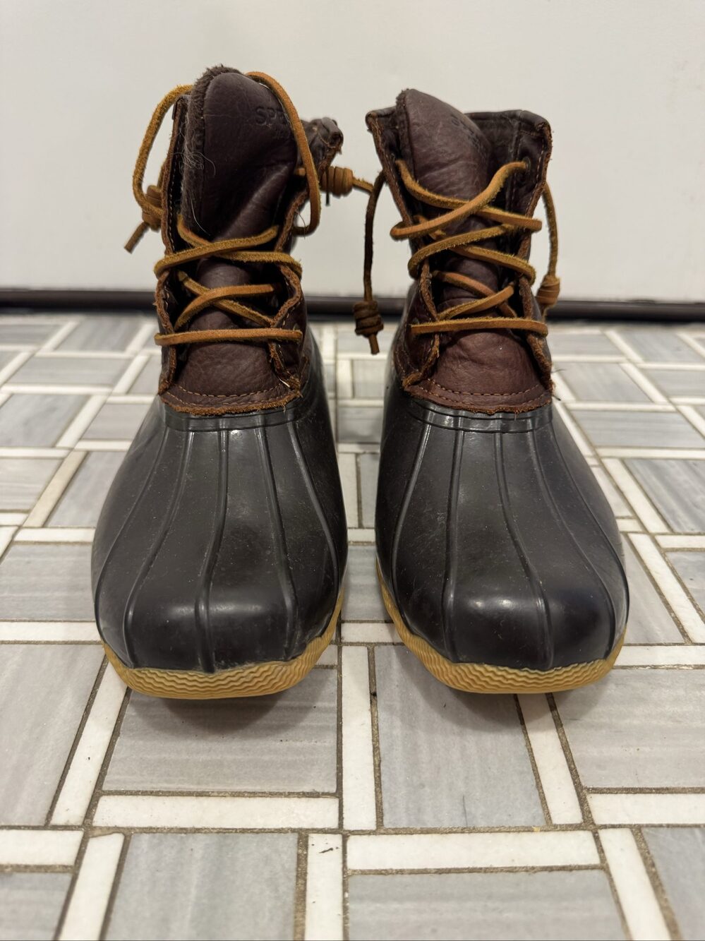 Women’s Sperry Waterproof Duck Boots Leather Lace Up – Brown Black – 9